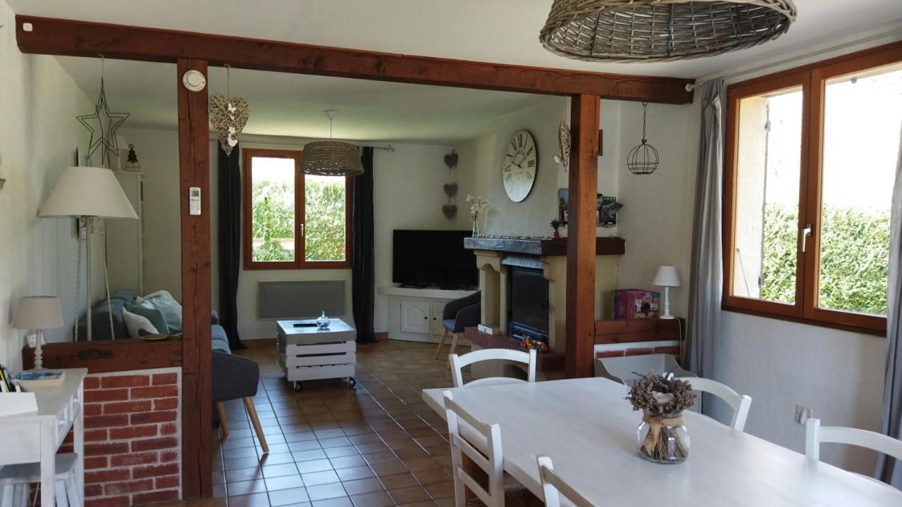 Le Cottage De Mae Seigy Екстериор снимка