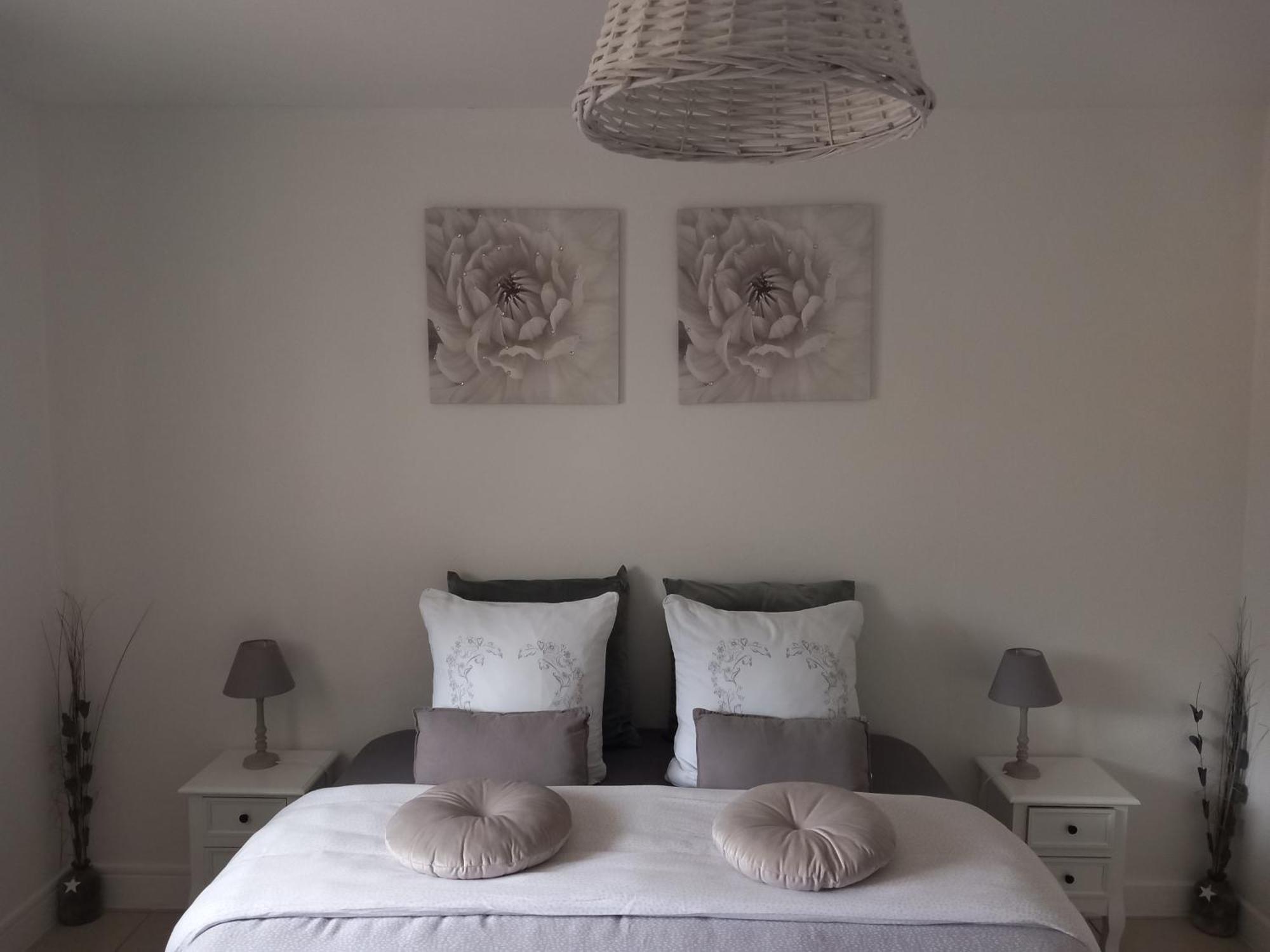 Le Cottage De Mae Seigy Екстериор снимка