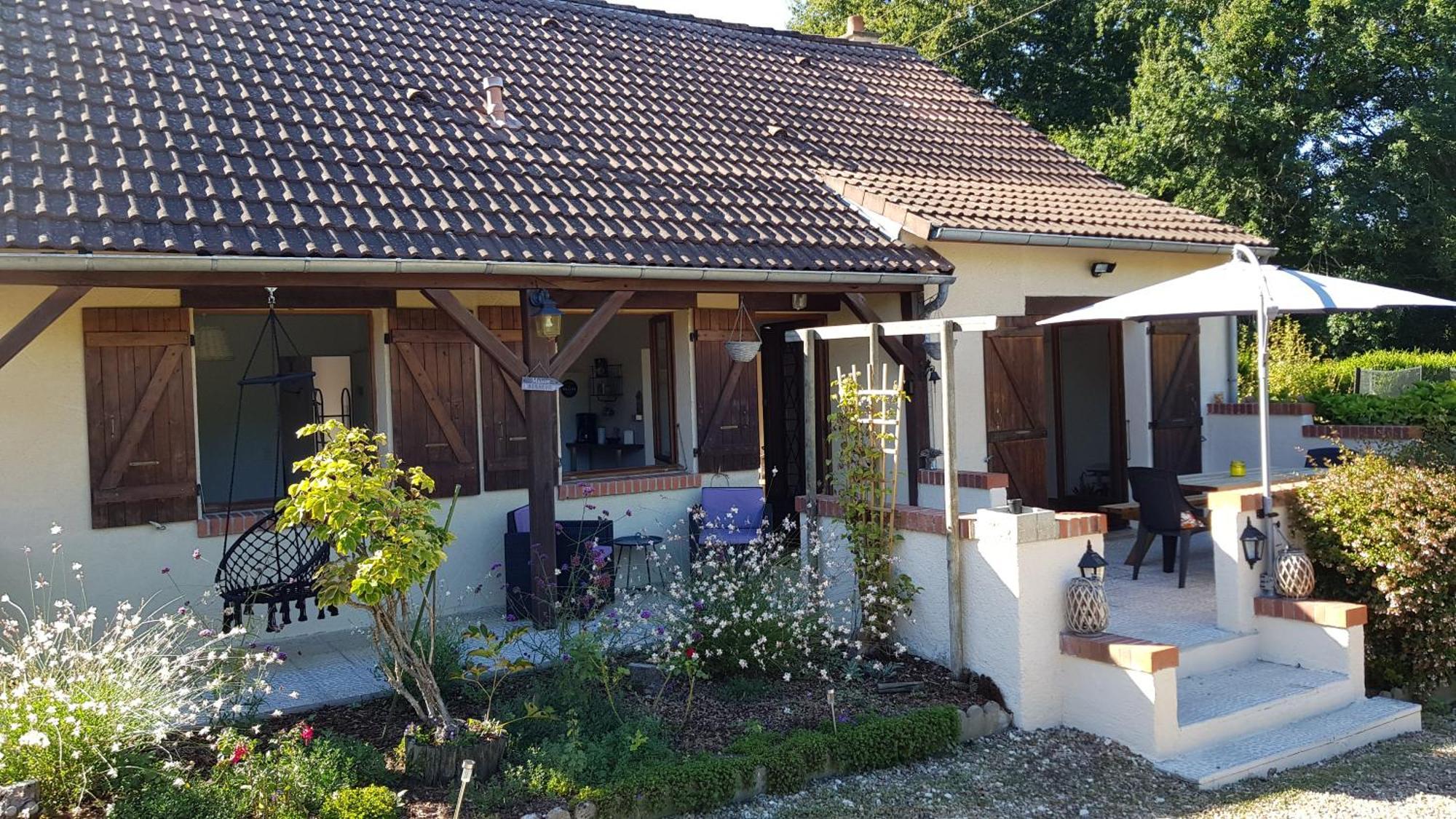 Le Cottage De Mae Seigy Екстериор снимка