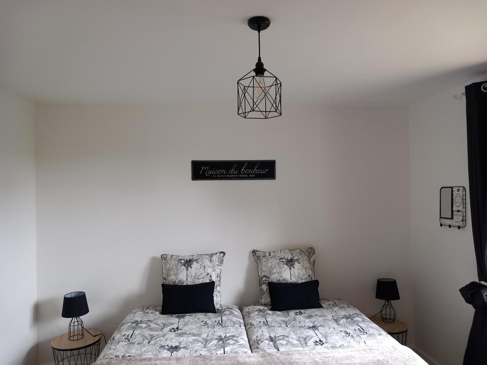 Le Cottage De Mae Seigy Екстериор снимка